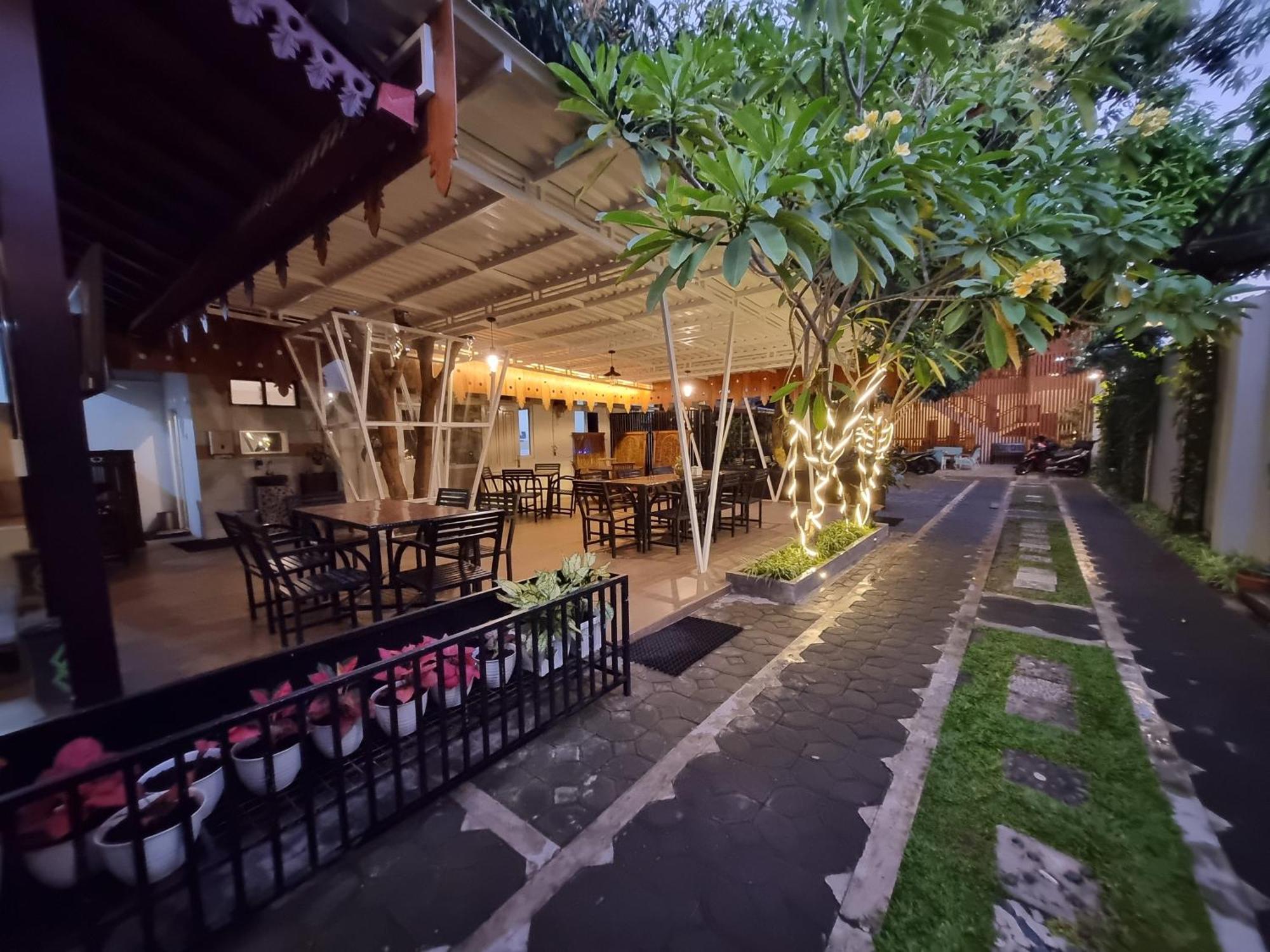Omah Nayan Hotel Maguwo Exterior photo