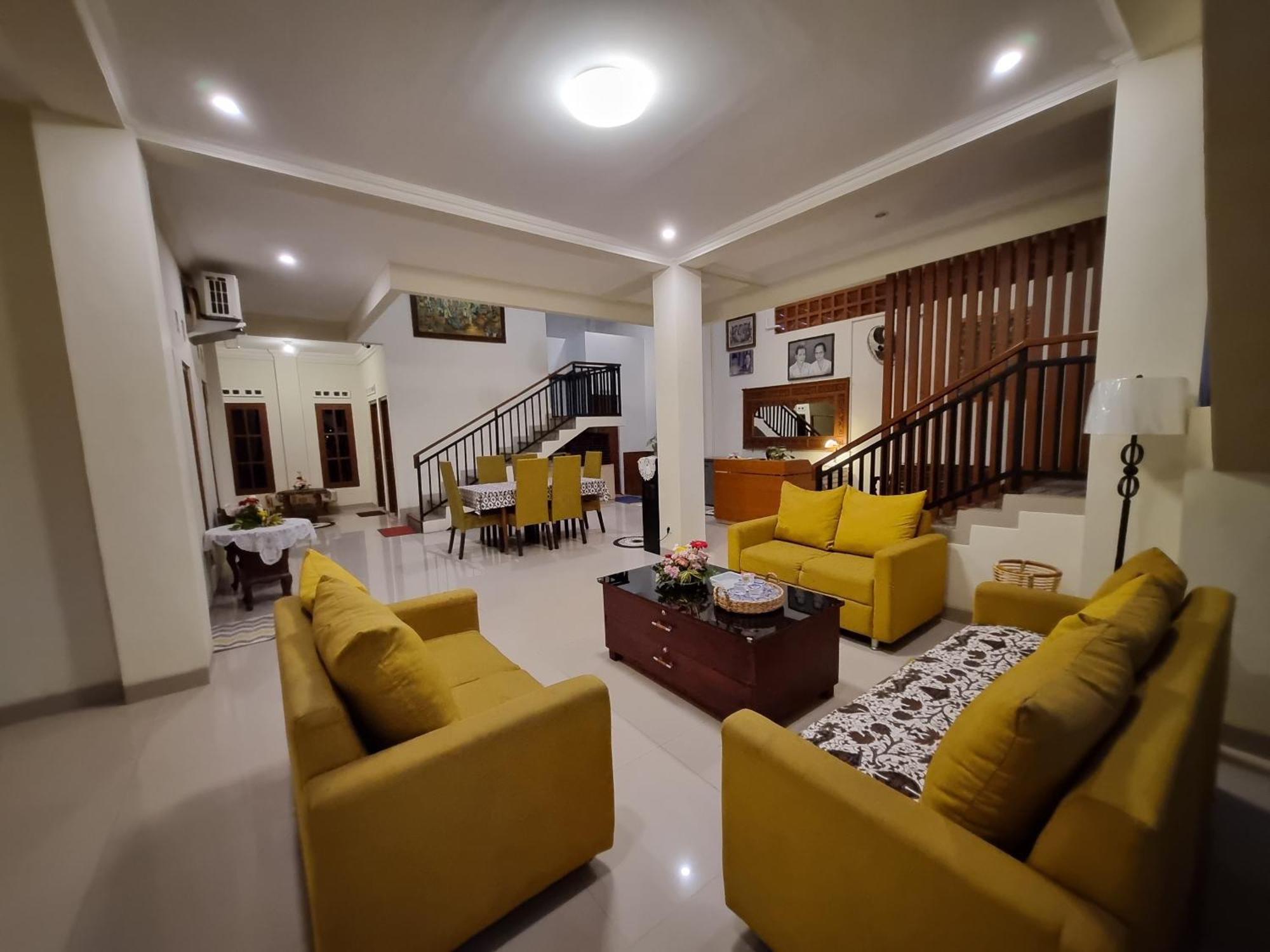 Omah Nayan Hotel Maguwo Exterior photo