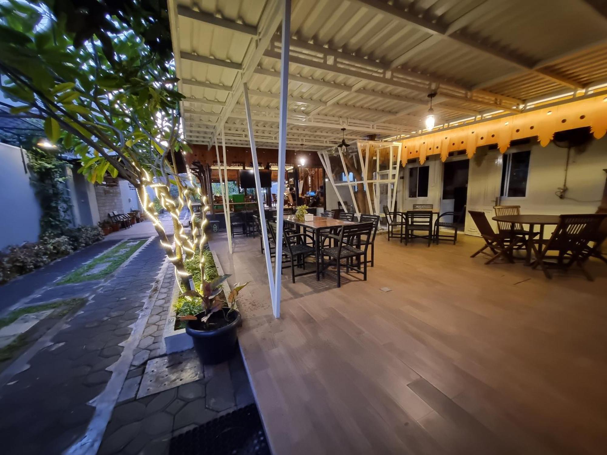 Omah Nayan Hotel Maguwo Exterior photo
